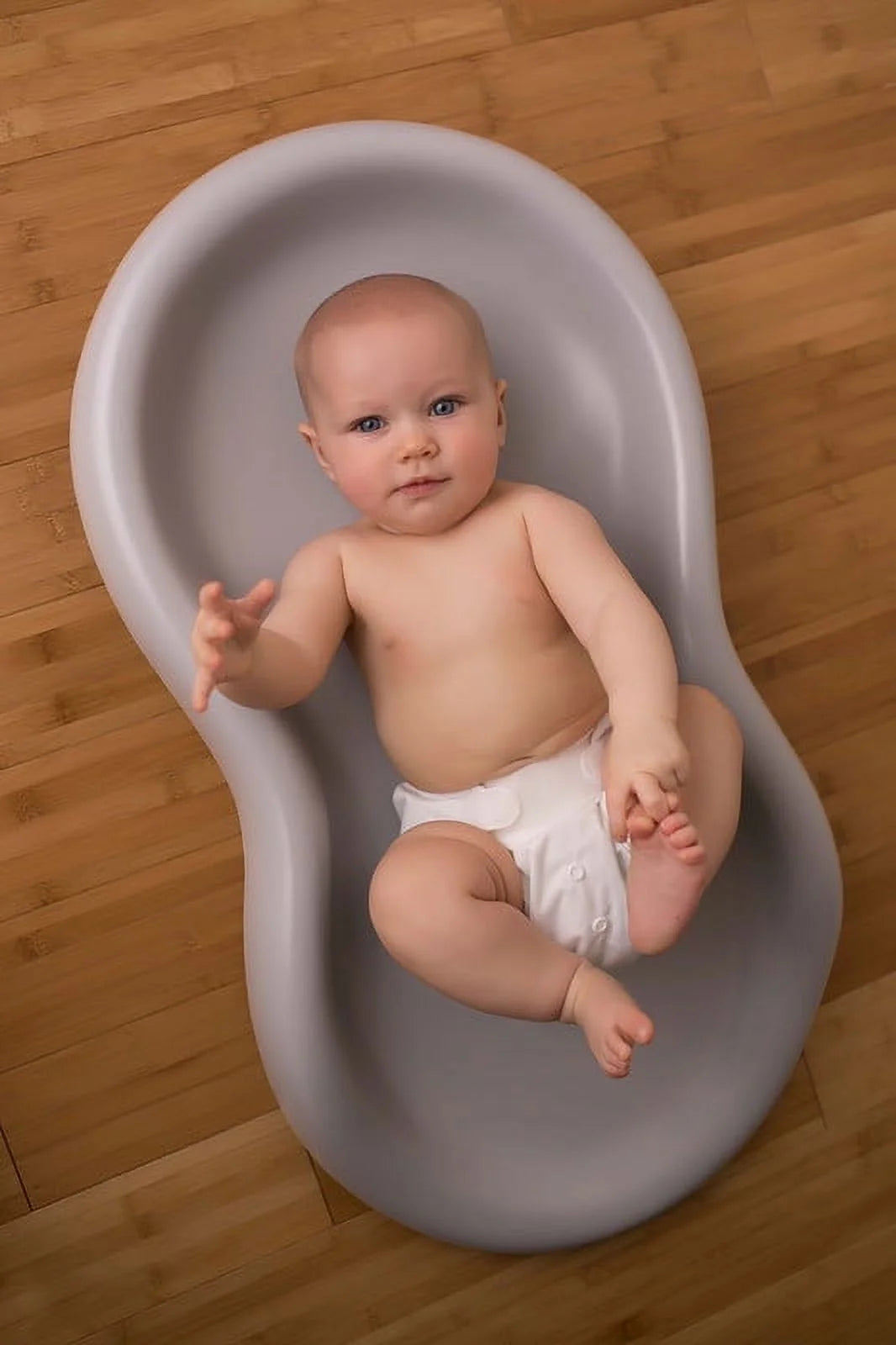 Keekaroo Peanut Diaper Changer - Gray